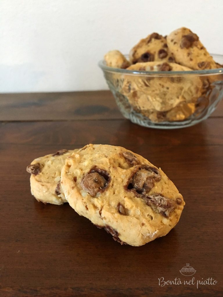 Biscotti al marsala con cioccolato al latte e mandorle