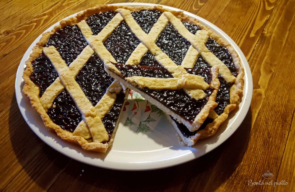 Crostata con marmellata di prugne