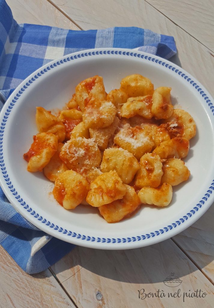 Gnocchi di patate al ragù