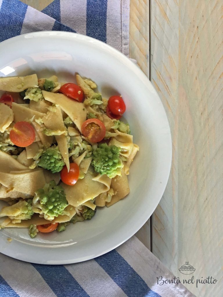 Maltagliati con broccolo romanesco e pomodorini