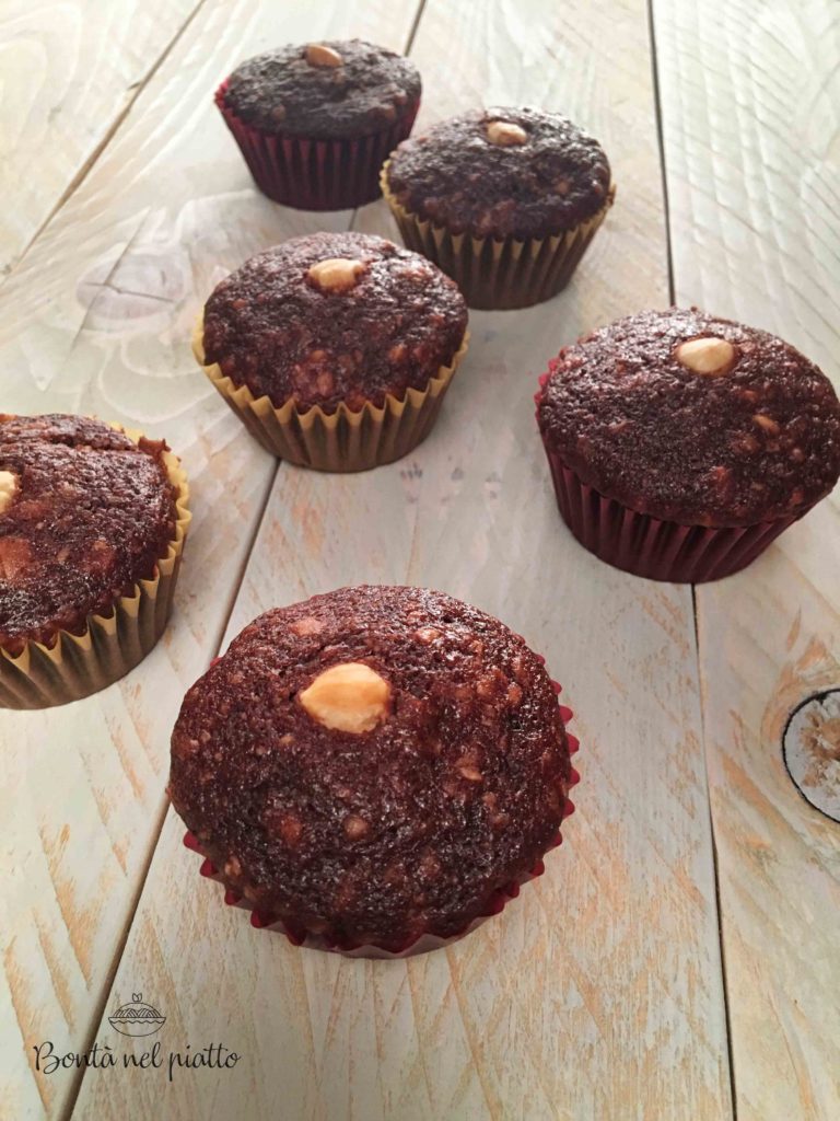 Muffin al cioccolato e nocciole