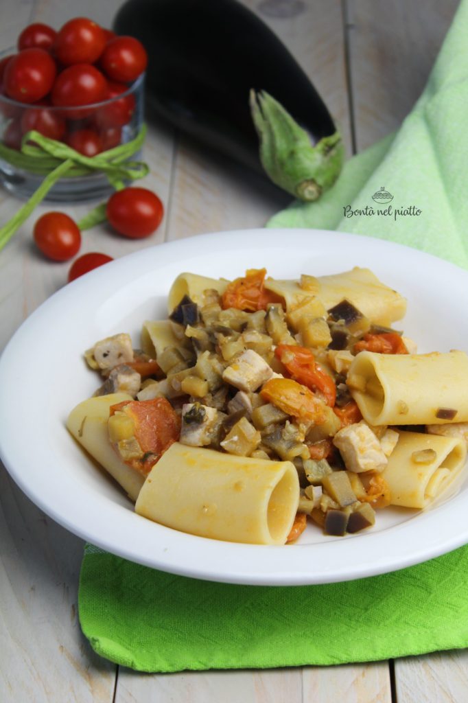 Paccheri con melanzane, pesce spada e pomodorini